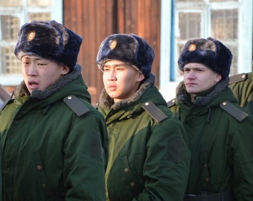 Во время отправки на военную службу призывникам Тувы будут выдавать Кодекс чести мужчин Тувы