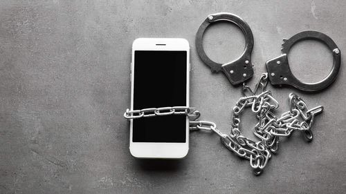 Студент Тувинского строительного техникума украл телефон у своего преподавателя