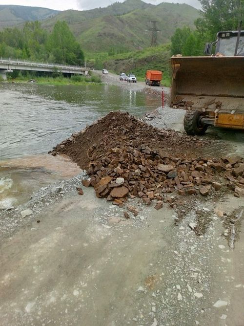 Проезд по временной объездной дороге на 61 км автодороги Абаза — Ак-Довурак временно закрыт