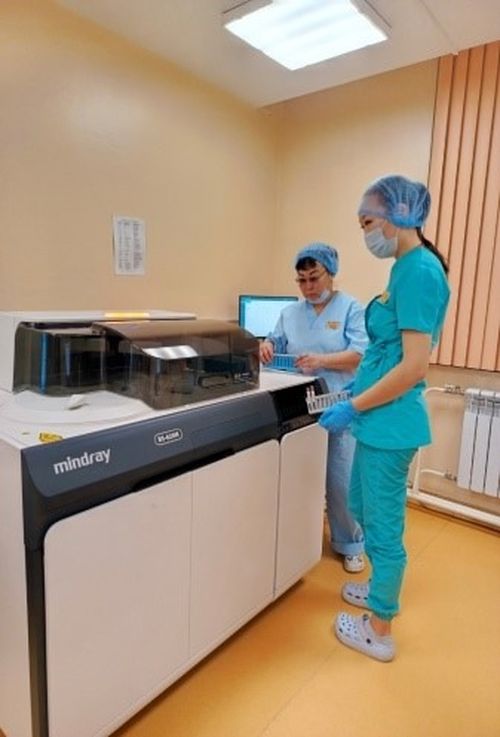 В Республиканскую больницу №1 поступил новый анализатор для улучшения диагностических исследований