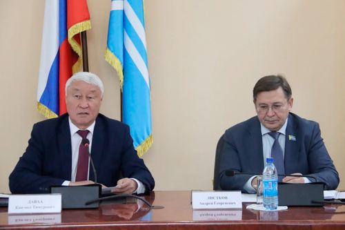 Дээди Хуралдың ээлчег чок сессия хуралы болуп эрткен