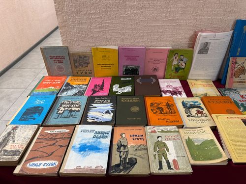 В Туве состоялся круглый стол, посвященный 95-летию Кызыл-Эника Кудажы