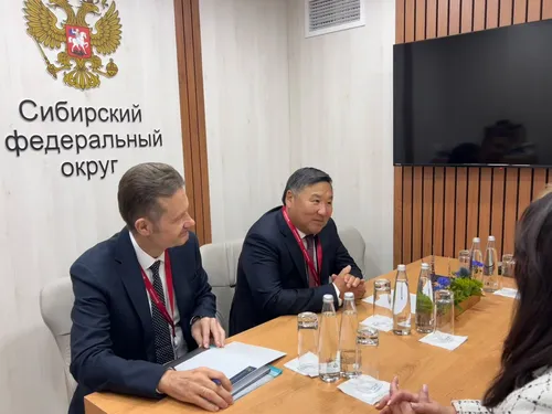 Владислав Ховалыг встретился с делегацией из Республики Беларусь