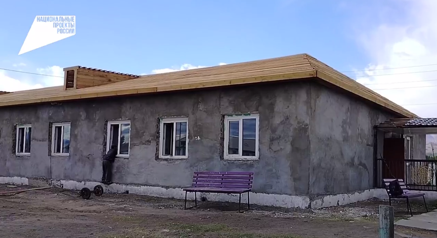 В селе Аксы-Барлык обновляют местную школу