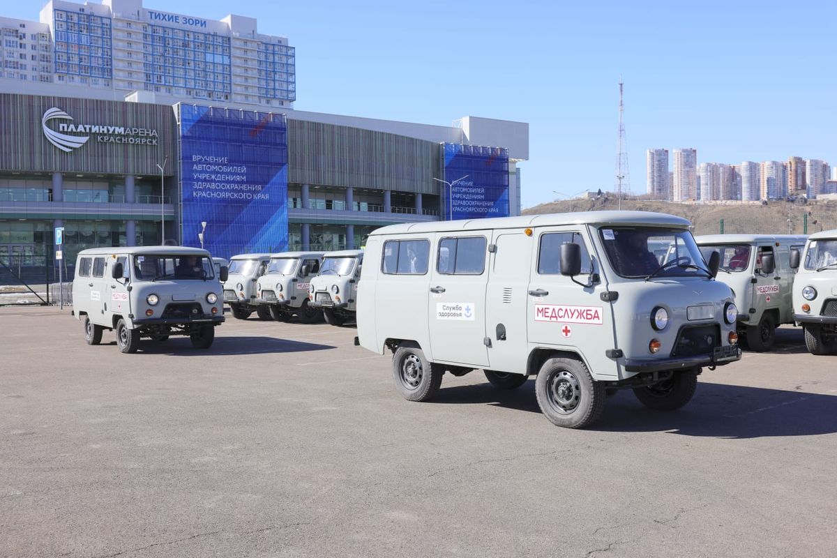 Саянская районная больница получила три автомобиля скорой помощи |  07.04.2023 | Агинское - БезФормата