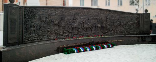 В Кызыле открылся памятник «Красный обоз»