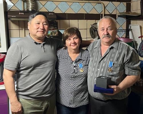 Тываның Баштыңы Владислав Ховалыг Обрезановтарның өг-бүлезинге аалдап четкениниң дугайында социал четкилерде мынчаар бижээн: