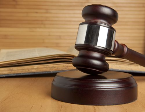 В Туве бывшее должностное попалось на подписании фиктивных документов