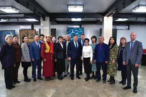 Владислав Ховалыг встретился с победителями конкурса на грант Главы Тувы