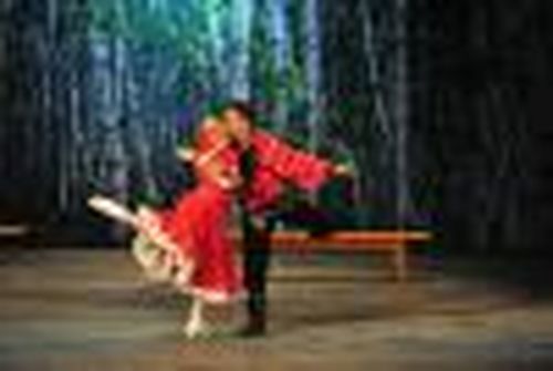 Зажигает ансамбль Сибири