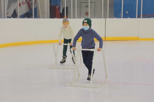 В Туве детей медиков «красной зоны» сводили на ледовый каток