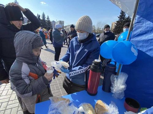 Активисты партии «Единая Россия» приняли активное участие в  гулянии, посвященном Масленице