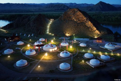 Туристов становится больше