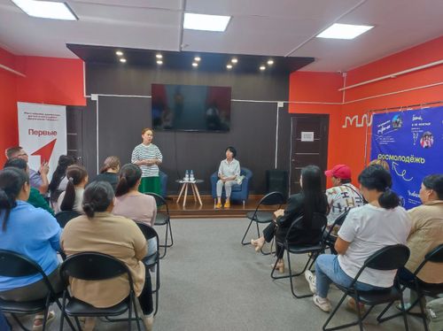 Будущее поколение: в Пий-Хемском кожууне прошла встреча руководителей и молодежи