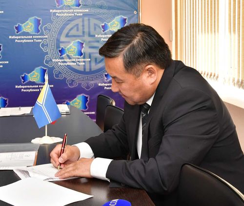 Владислав Ховалыг – первый кандидат сентябрьских выборов главы Тувы