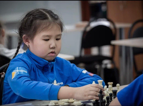 Юная шахматистка из Кызыла Антонина Маадыр-оол выиграла бронзу и путёвку на Первенство России