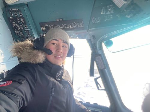 Кижи бүрүзүнге ужудукчунуң кабиназынга олурар аас-кежик таварышпас