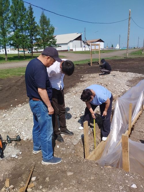 Министр здравоохранения Тувы проинспектировал строительные объекты Тоджинского района