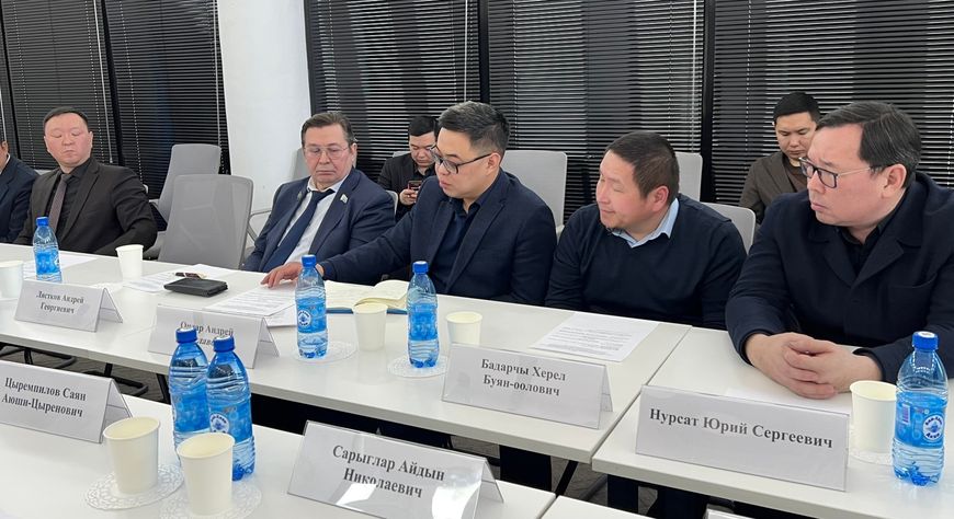 Сенатор Шолбан Кужугет провел встречу по вопросам развития предпринимательства в Туве