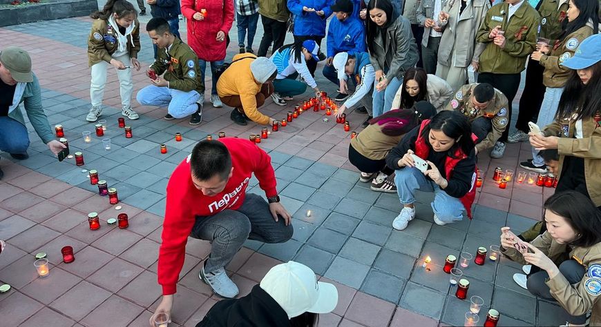 Молодежные организации Тувы зажгли «Свечу памяти»