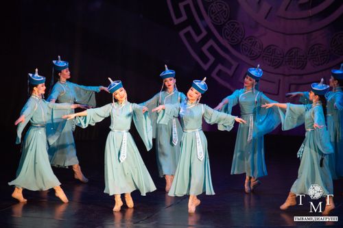 В Туве прошел торжественный концерт, в преддверии 8 Марта