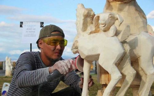 В Туве пройдет конкурс по деревянной резьбе в честь 100-летия Кужугета Шойгу