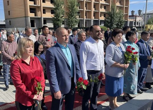 С Днем Республики земляков поздравляет тренер, общественник, спортсмен Чингиз Алиев