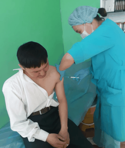 "Клещ наступает": в Туве зафиксированы первые укусы клещей