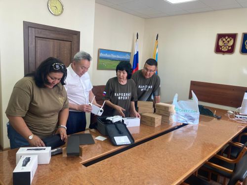 Полномочное представительство Тувы в г. Москве оказало помощь делегации Тувы, направляющейся в зону СВО с целью доставки гуманитарной помощи