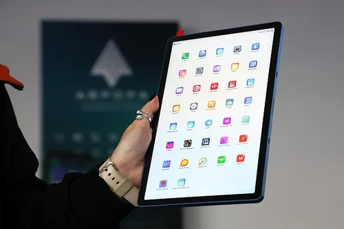 Учителя и врачи получат планшеты с двумя ОС - "Аврора" и аналогом Android