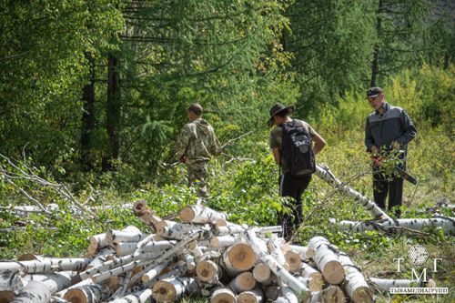 Добровольцы приезжают в Танды помогать в борьбе с пожарами