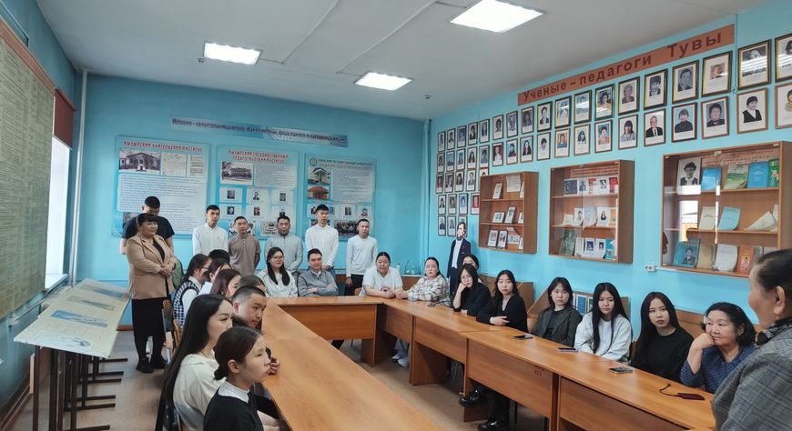 Студенты-выпускники Кызылского техникума экономики и права побывали в Кызылском педагогическом институте