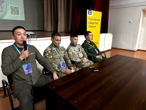 Ветераны СВО из Тувы встретились с первокурсниками Строительного техникума