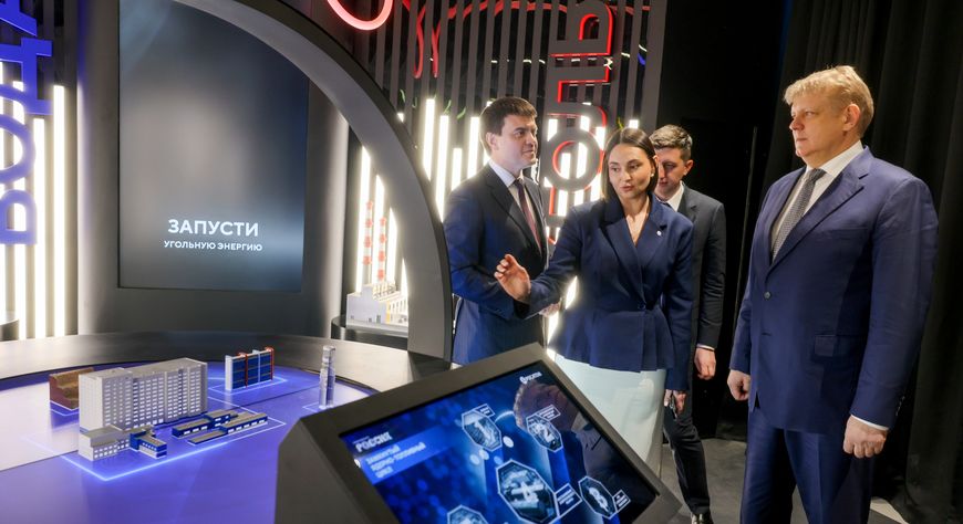 Полпред посетил единственный филиал Национального центра «Россия» в Сибирском федеральном округе