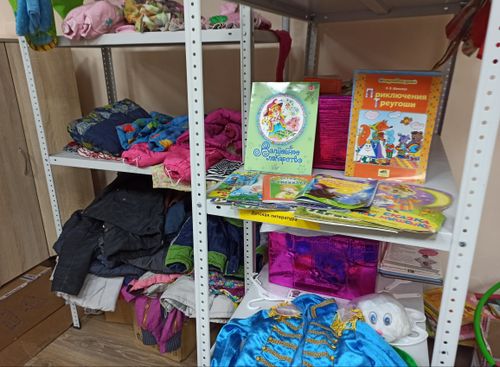 В гуманитарный центр "Помощь мамам" поступила очередная партия новых вещей