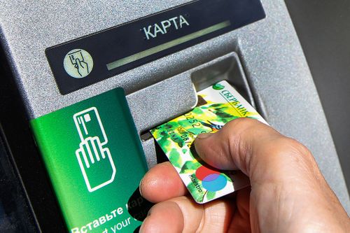 Потеряли банковскую карту. Что делать? Объясняют эксперты