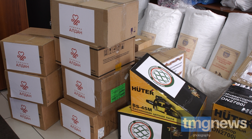 Гуманитарный фронт: Тува собирает помощь для бойцов в преддверии Дня Победы