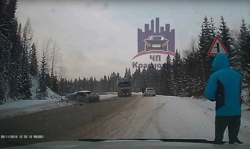 В Красноярском крае при столкновении двух иномарок погибли жители Тувы