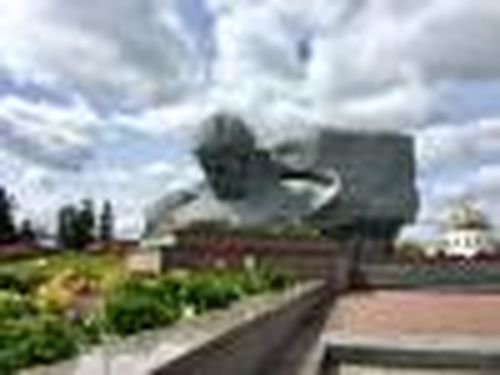 На месте первых боев