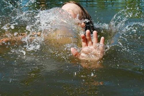 В Туве из-за подъёма воды в реках чуть не утонул ребенок  