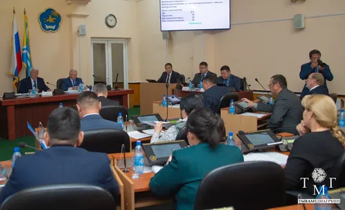 В Верховном Хурале Тувы прошло пятое очередное заседание девятой сессии