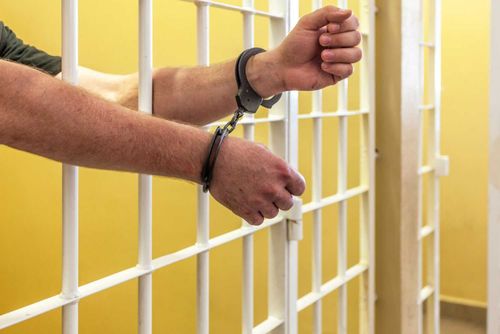 В Туве местный житель-рецидивист предстанет перед судом за воспрепятствование осуществлению правосудия