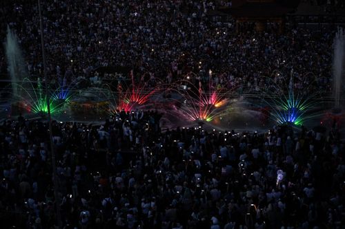 На площади Арата после реновации включили фонтан