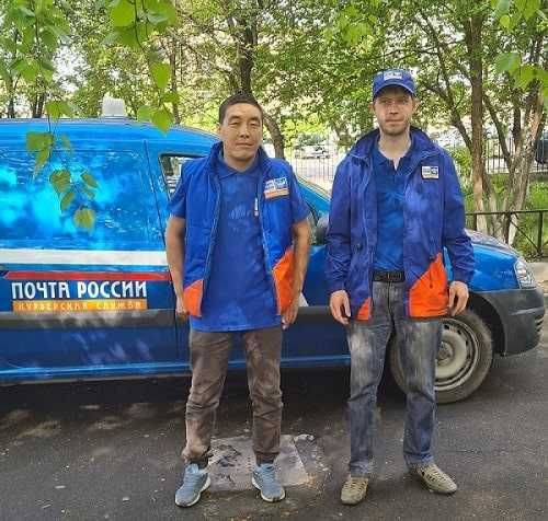 В Туве «Почта России» обновила форменную одежду сотрудников курьерской службы