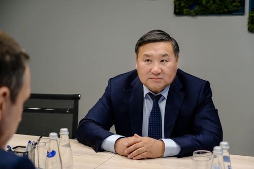 Глава Тувы Владислав Ховалыг сегодня отмечает свой день рождения