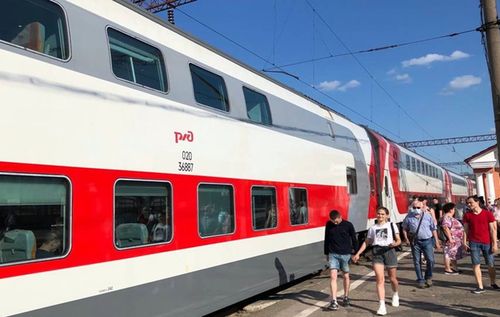 Экспресс брянск. Двухэтажный поезд Брянск Москва. Поезд 738а Брянск Москва двухэтажный. Поезд 738а, Брянск — Москва дневной экспресс (двухэтажный). Двухэтажный поезд Брянск.