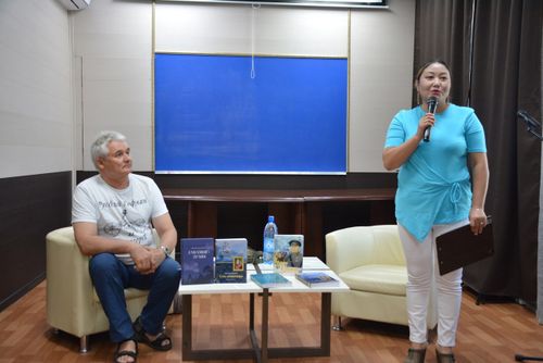 Геолог чогаалчы-биле ужуражылга