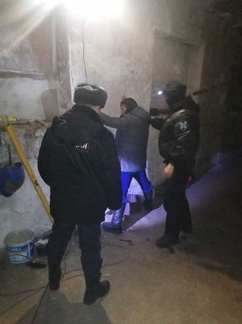 Под силовым прикрытием ОМОН Росгвардии в Туве задержаны подозреваемые в особо тяжких преступлениях