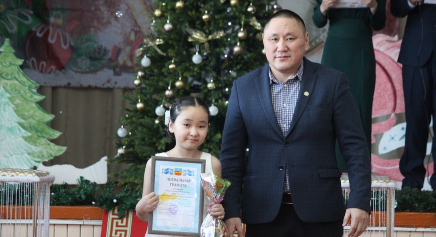 В Овюрском районе прошел бал отличников