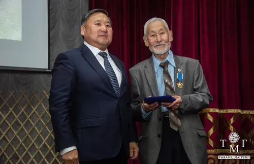 Перо сильнее меча